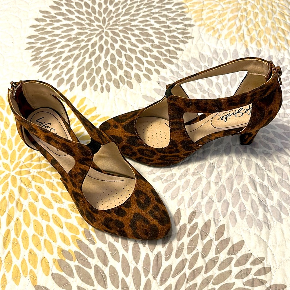 Lifestride leopard heels. Size 6.5